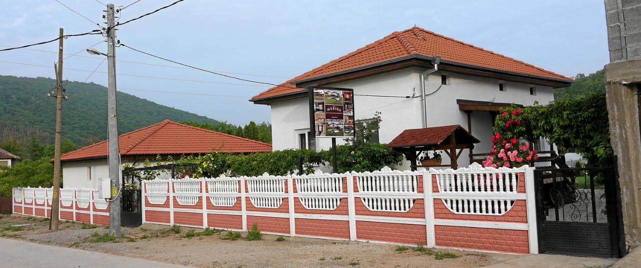 Guest House Medina เบโลกราดชิก ภายนอก รูปภาพ
